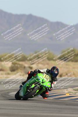 media/Oct-04-2025-CVMA (Sat) [[408bcdd6e4]]/Race 13-Amateur Supersport Open/